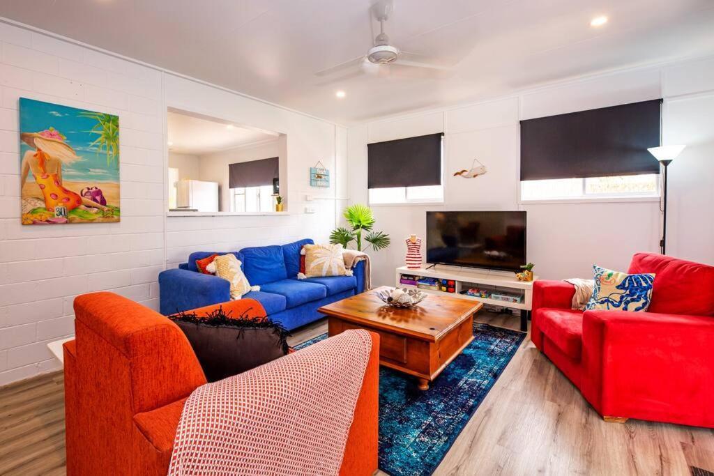 Puppies&Pancakes At Innes Park Opp Park&Beach Dogs Welcome Inside Pemberton Bagian luar foto